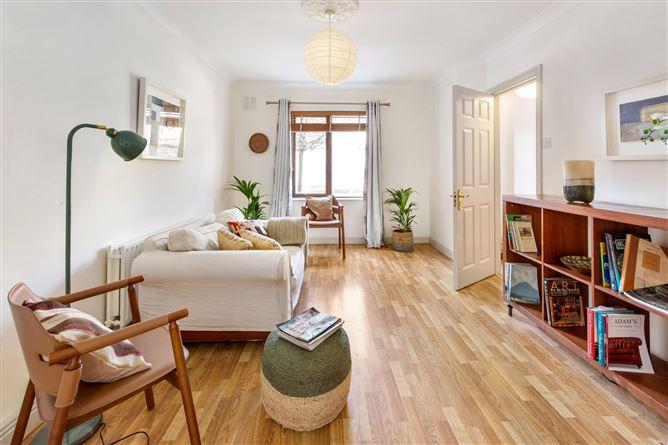 9, Montpelier Court, Dublin 7, historical listing image 3