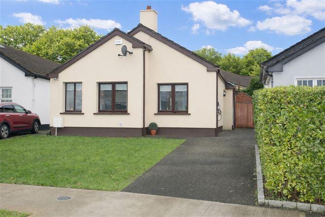 8, Prospect Lawn, Dublin 18, historical listing image 1