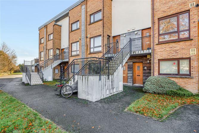 13, Larch Wood Woodlawn Avenue, Dublin 17, historical listing image 1