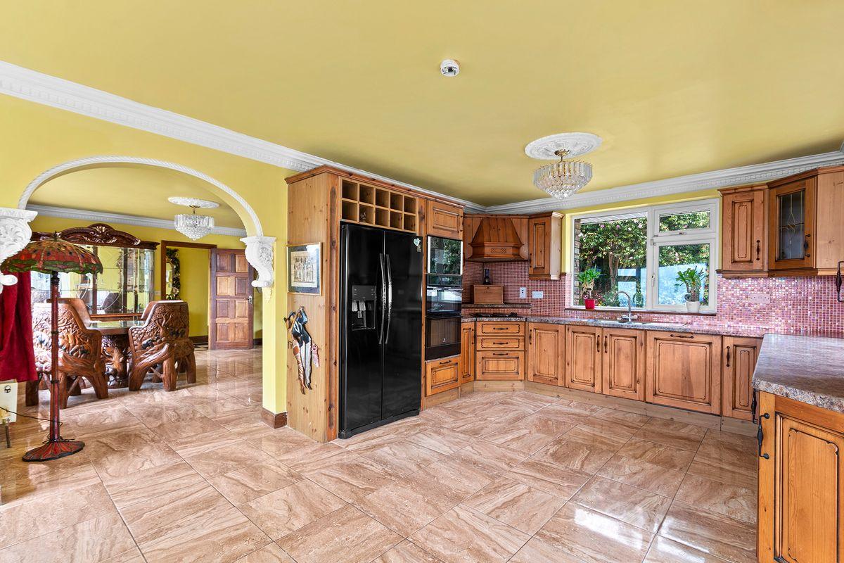 Slinneadoir, Derrycreha, Glengarriff, Co. Cork, Glengarriff, Co. Cork, P75XF58, historical listing image 3