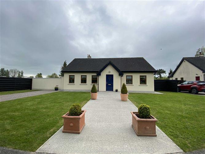 9 Slievenamon Retirement Village, Lisronagh, Clonmel, County Tipperary, historical listing image 1