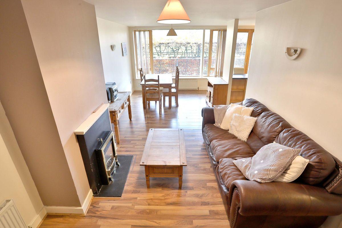 7 Block A, Stradbrook Apartments, Portlaoise, Co. Laois, R32N253, historical listing image 2