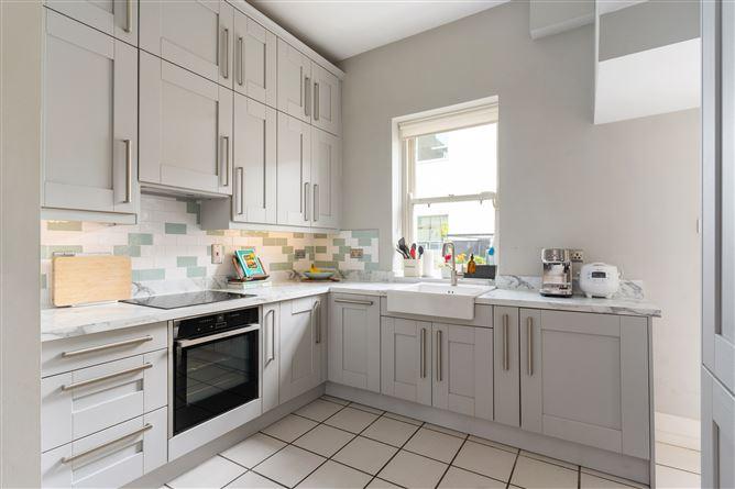 8 Grattan Street, Grand Canal Dk, Dublin 2, historical listing image 5