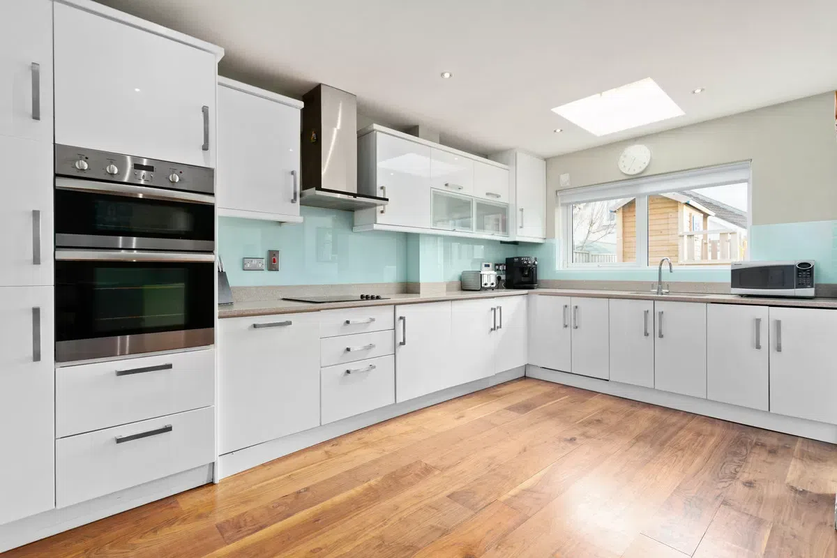 28 Glencairn Rise, The Gallops, Leopardstown, Dublin 18, historical listing image 2