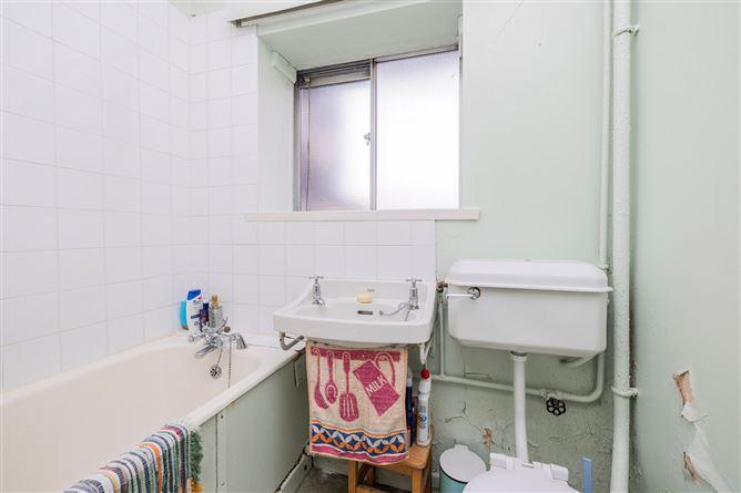 82, Mespil Estate Sussex Road, Beech, Dublin 4, historical listing image 5