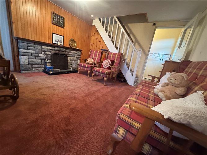 Hill Top, Reenard, Cahersiveen, Co. Kerry, V23RF10, historical listing image 5
