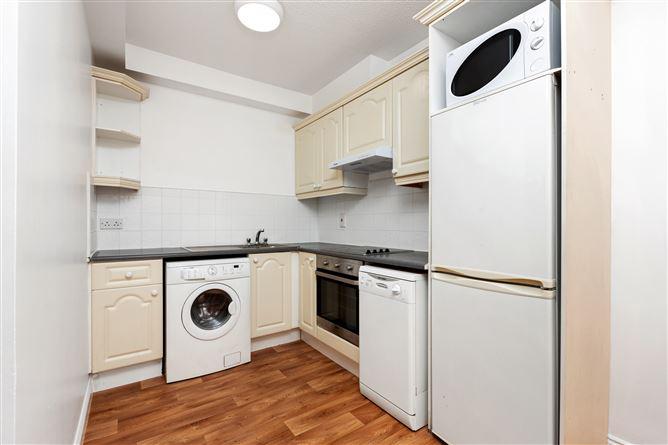 Apartment 24, Dawson House, Dean Court, Dublin 8, D08TX46, historical listing image 5