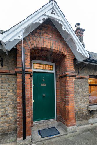 7 Estate Cottages, Shelbourne Road, Ballsbridge, Dublin 4, D04V4Y8, historical listing image 2