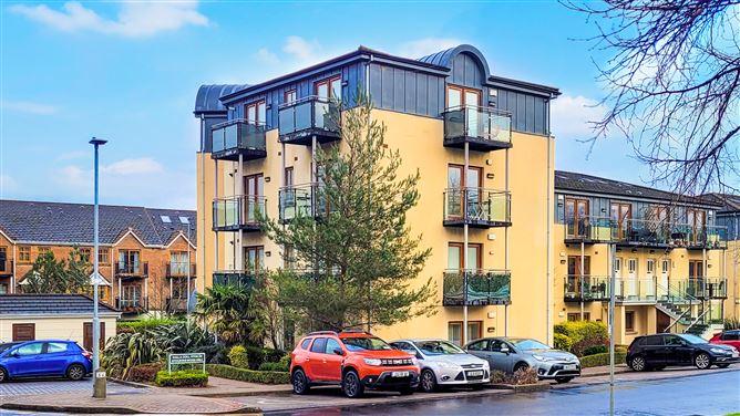 33, Wood Hall Stocking Avenue, Dublin 16, historical listing image 2