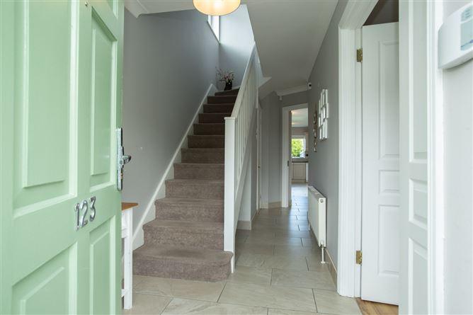 123 The Walk, Petitswood Manor, historical listing image 2