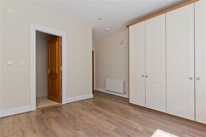 277 Beechwood Court, Stillorgan Road, Blackrock, Co. Dublin, historical listing image 6