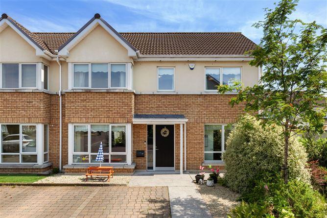 19 Diswellstown Court, Hamilton Park, Castleknock, Dublin 15, historical listing image 1
