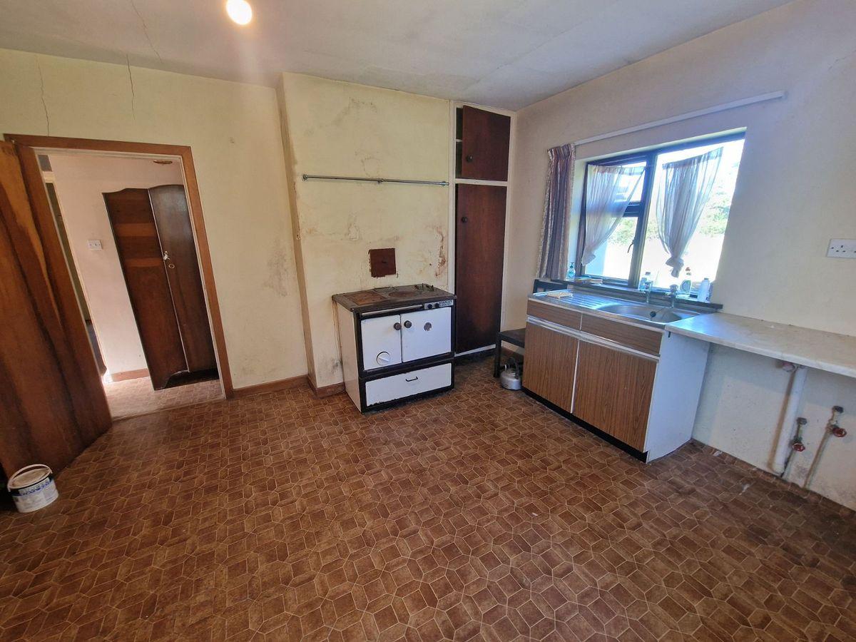 Knock Road, Claremorris, Claremorris, Co. Mayo, F12HP73, historical listing image 6