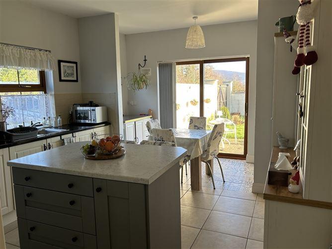 9 Slievenamon Retirement Village, Lisronagh, Clonmel, County Tipperary, historical listing image 3