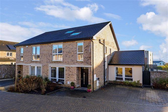 66 Reilean, Roscam, Galway, historical listing image 1