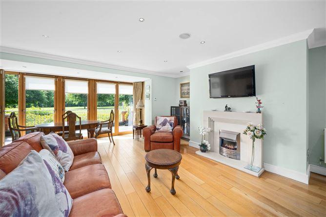 2 Willow Lodge, Farmleigh Avenue, Farmleigh Woods, Castleknock, Dublin 15, historical listing image 3