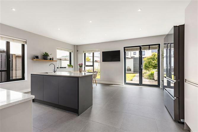 18 White Pines Drive, Stocking Avenue, Rathfarnham, Dublin 16, historical listing image 5