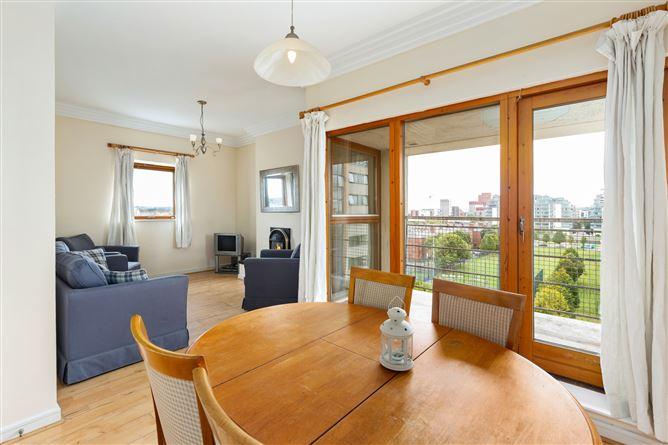 96 Spencer House, Custom House Square, IFSC, Dublin 1, historical listing image 3