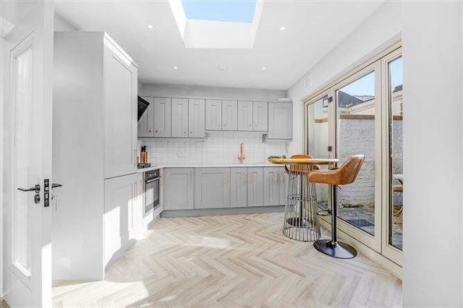14 Albert Court, Dublin 2, historical listing image 3
