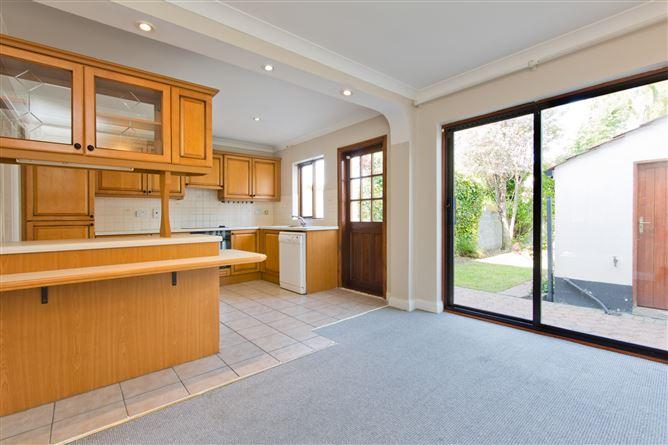 27 Holywell, Upper Kilmacud Road, Kilmacud, Dublin 14, historical listing image 5