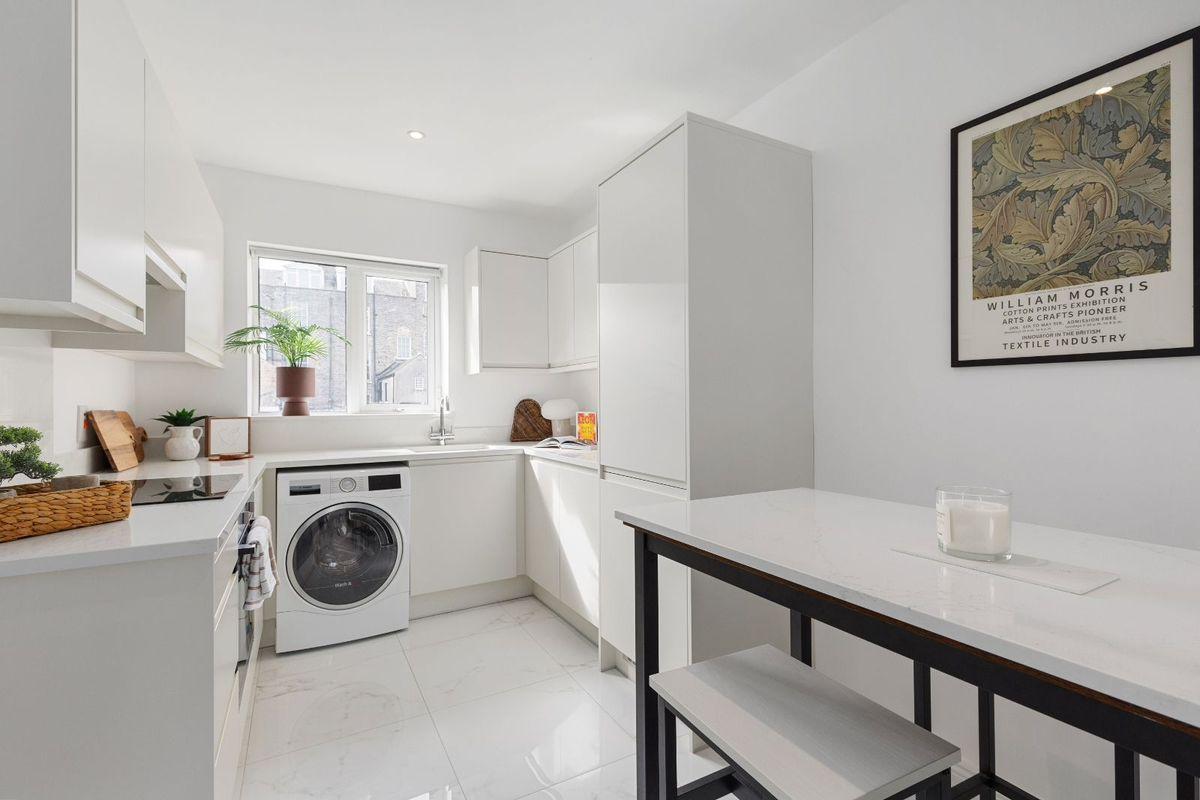 8 Verschoyle Mews, Dublin 2, Dublin, historical listing image 5