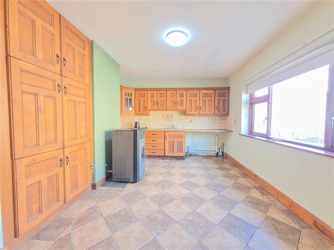 No. 3 Knockthomas Drive , Castlebar, Mayo, historical listing image 6