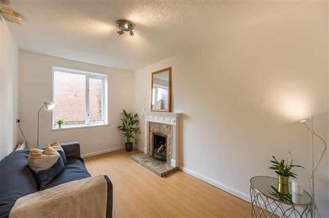 39 Crescent House , Clontarf, Dublin 3, historical listing image 3