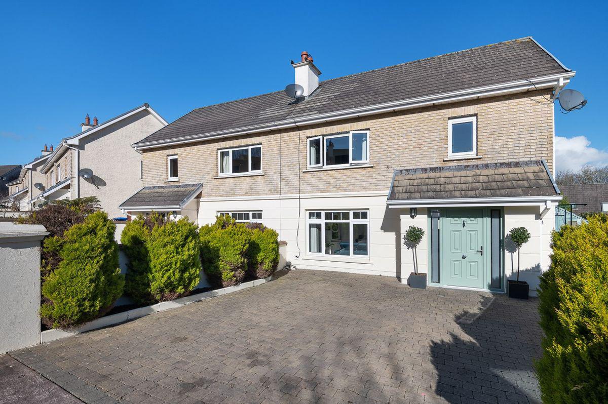 46 Clarkes Wood, Mount Oval Village, Rochestown, Co. Cork, T12DEA8, historical listing image 1