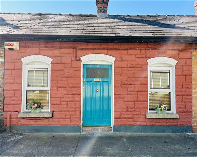 Simmonscourt Terrace, Donnybrook, Dublin 4, D04A9P5, historical listing image 1