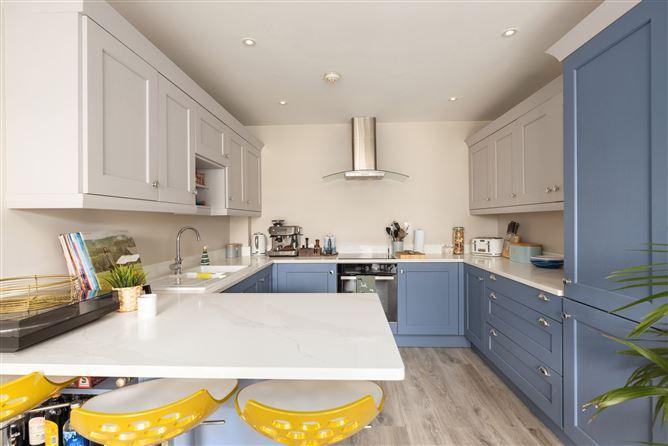 1, The Crescent, Dublin 18, historical listing image 5