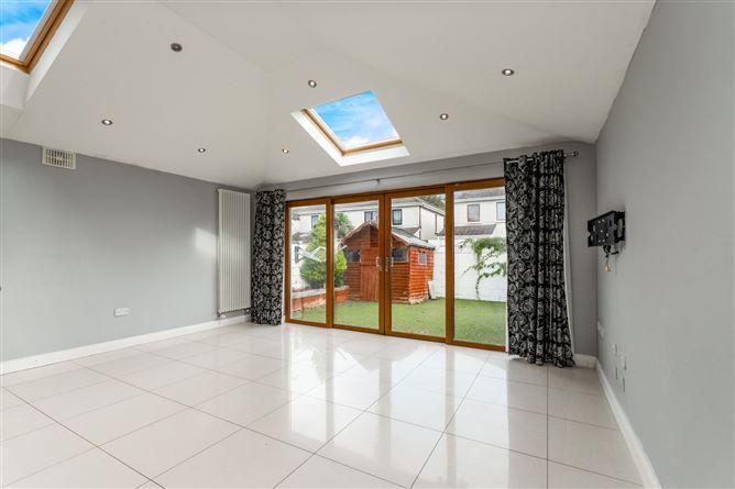 8 Glenbourne Road, Leopardstown Valley, Leopardstown, Dublin 18, historical listing image 4