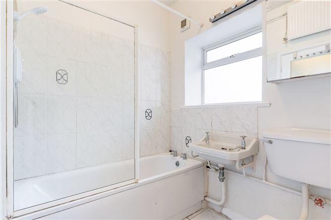 102 Cedar House, Mespil Estate, Sussex Road, Dublin 4, historical listing image 6