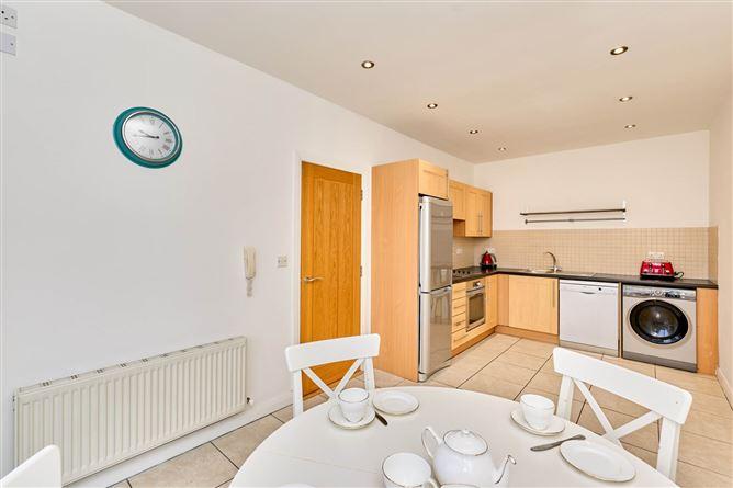 8 Collegefort, Castleknock, Dublin 15, County Dublin, historical listing image 6
