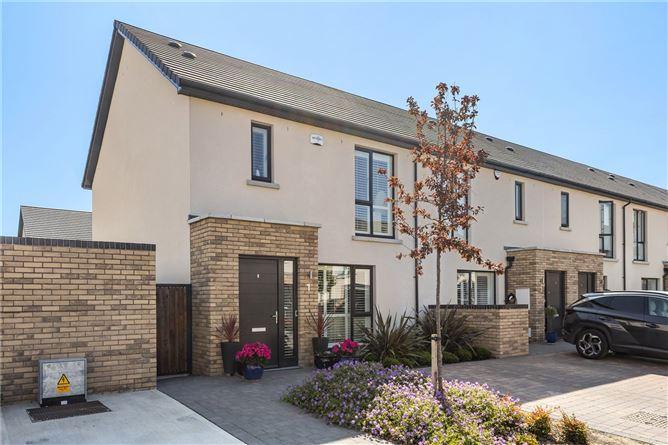 1 Woodbrook Elms, Shankill, Dublin 18, historical listing image 1