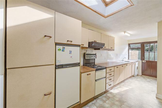 8, Castle Road, Co. Louth, historical listing image 5