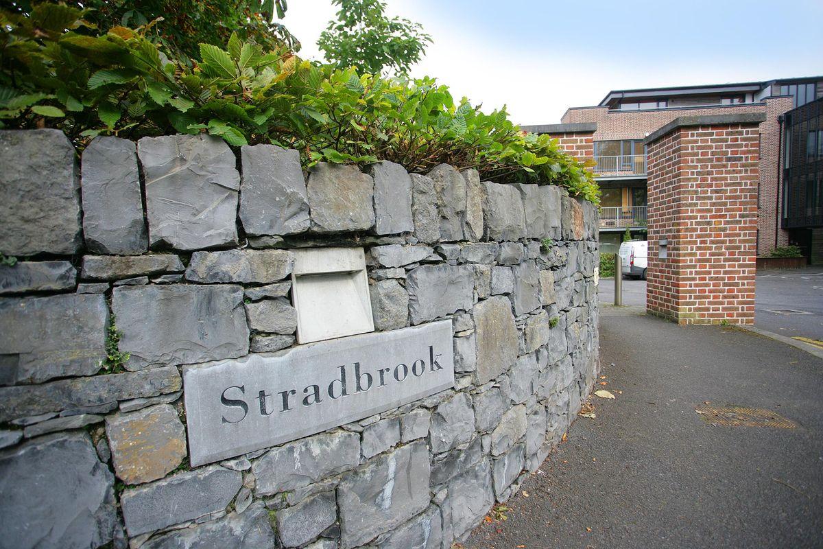 7 Block A, Stradbrook Apartments, Portlaoise, Co. Laois, R32N253, historical listing image 2