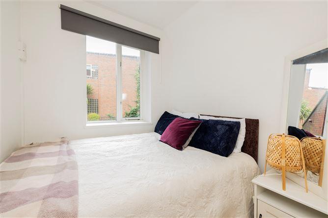 39 Crescent House , Clontarf, Dublin 3, historical listing image 5