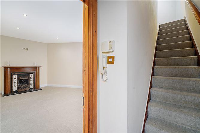 93 & 93B Howth Road, Clontarf, Clontarf, Dublin 3, D03HE03, historical listing image 5