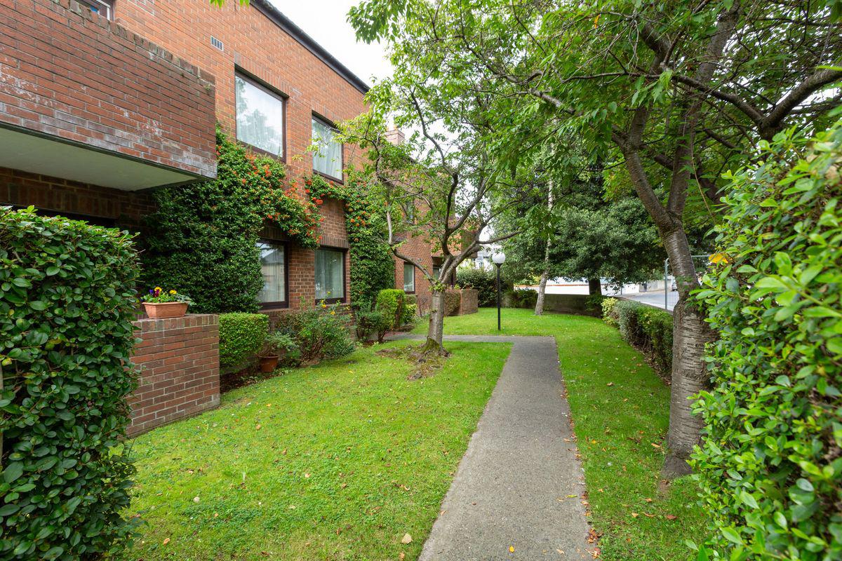 Apartment 18, Gilford Pines, Gilford Road, Sandymount, Dublin 4, historical listing image 1