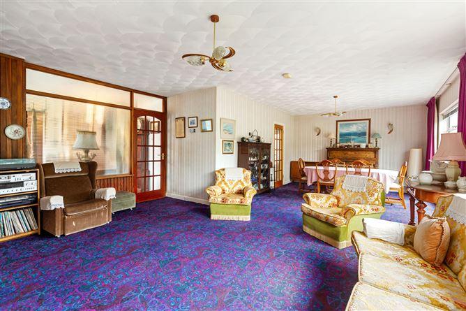 6 Joyce Avenue, Foxrock, Dublin 18, historical listing image 3