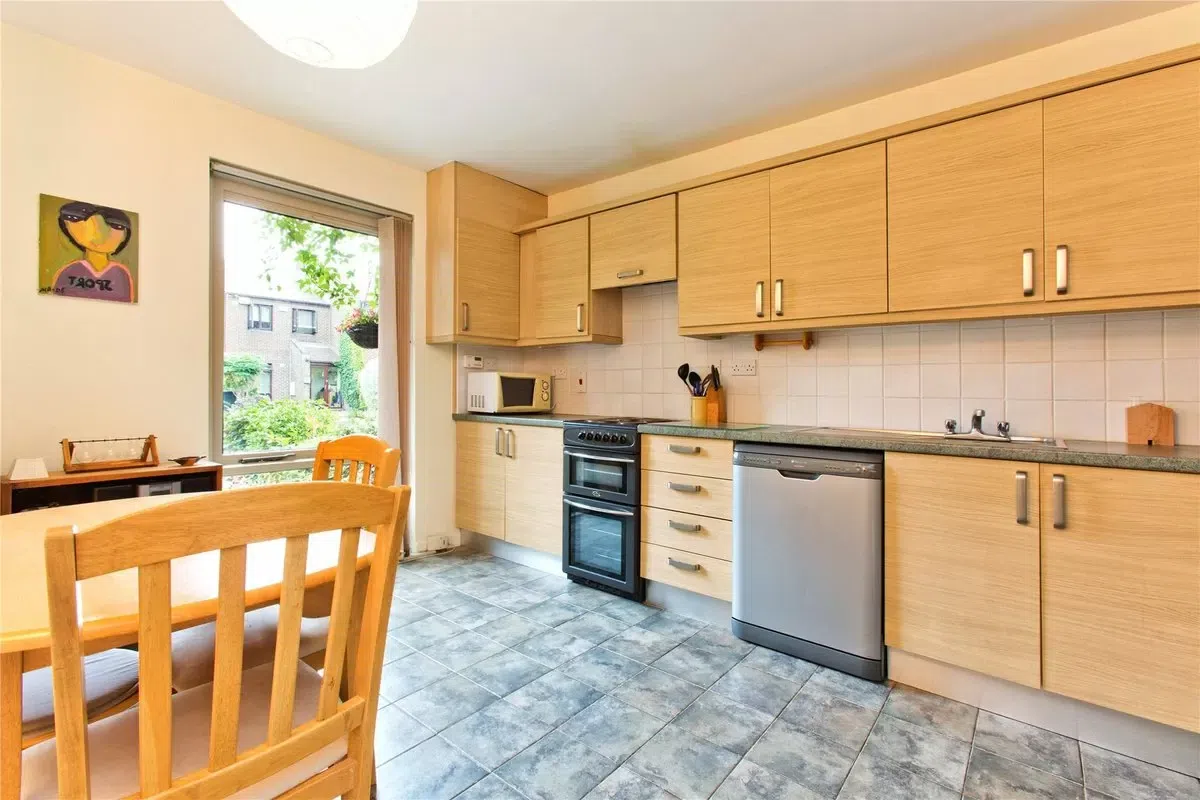 19 Woodlawn Grove, Churchtown, Dublin 14, historical listing image 3