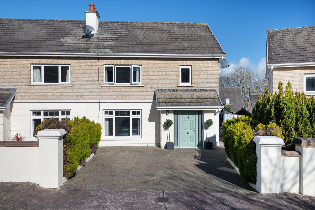 46 Clarkes Wood, Mount Oval Village, Rochestown, Co. Cork, T12DEA8, historical listing image 3