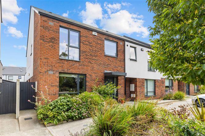 18 White Pines Drive, Stocking Avenue, Rathfarnham, Dublin 16, historical listing image 1