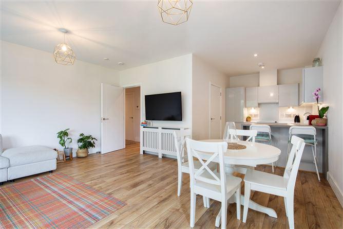 4 Sycamore Hall, Larkfield Way, Leopardstown, Dublin 18, historical listing image 4
