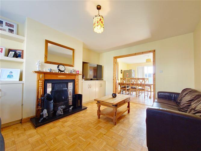 9 Rinn Na Shiona, Castlebar, Co. Mayo, F23X682, historical listing image 4