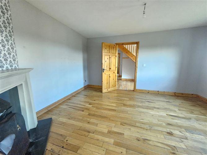 4 Greenhills Drive, Knockgrohery, Roscommon, Co. Roscommon, historical listing image 5