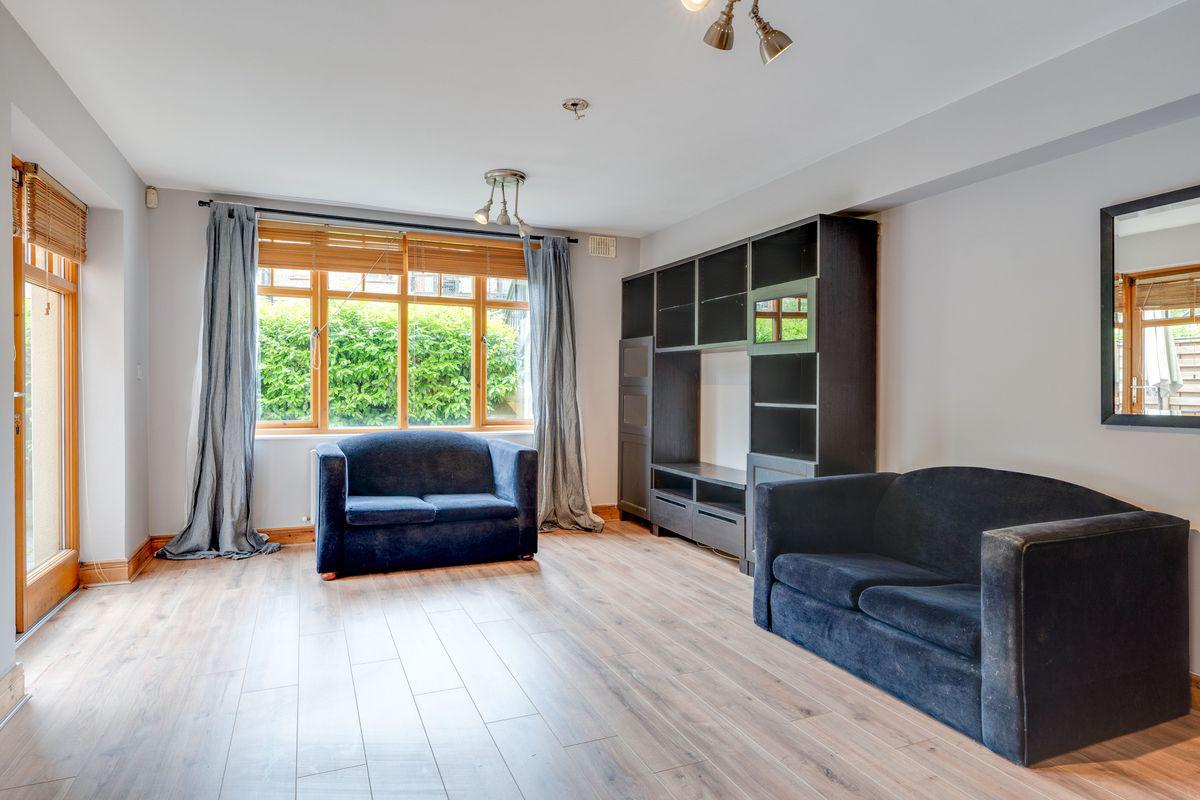 69 Woodbrook Crescent, Castleknock, Dublin 15, historical listing image 6