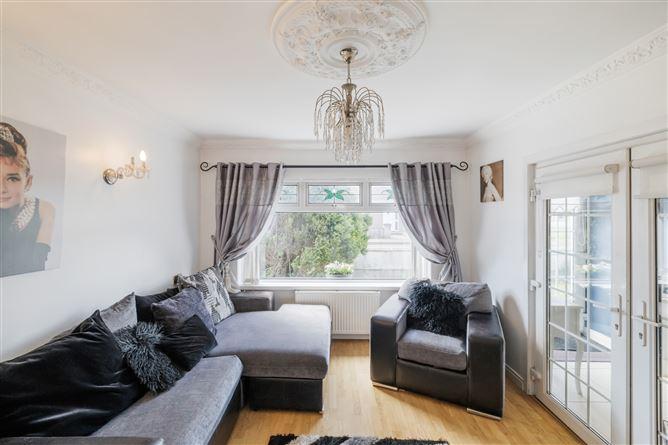 9 Slieve Roe Crescent, Muirhevnamor, Dundalk, Co. Louth, historical listing image 3
