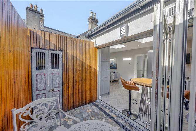 14 Albert Court, Dublin 2, historical listing image 5