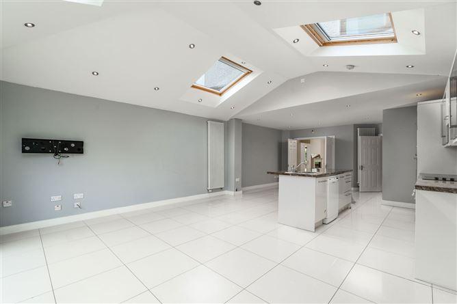 8 Glenbourne Road, Leopardstown Valley, Leopardstown, Dublin 18, historical listing image 3